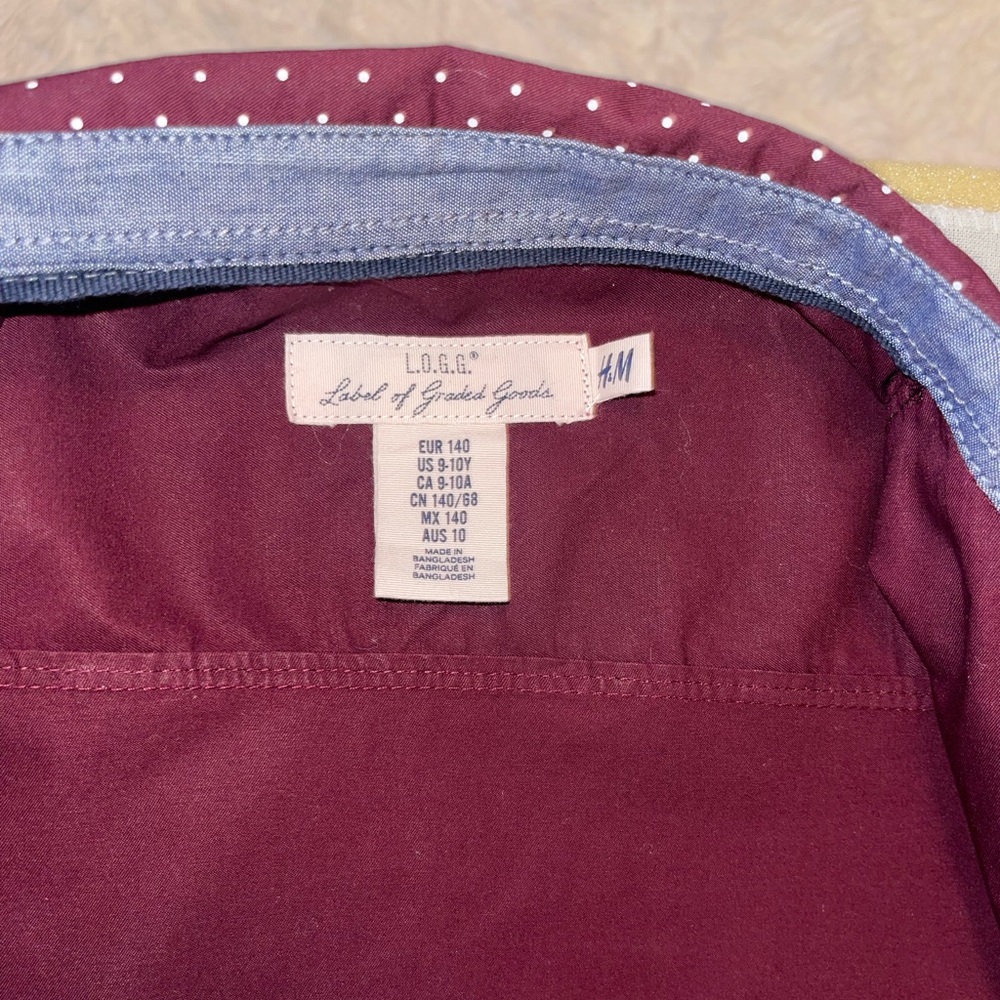 H&M Boys youth size 9-10 long sleeve with white dotted spots.
